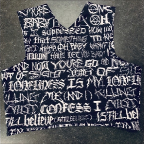 Unif metal font black & white crop top tank tee - Picture 4 of 9